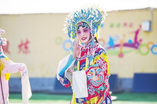 山东省文化艺术学校师生开展戏曲进校园,进乡村演出活动